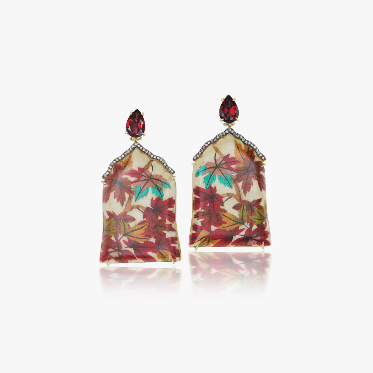 Marquetry earrings with diamond and garnet
