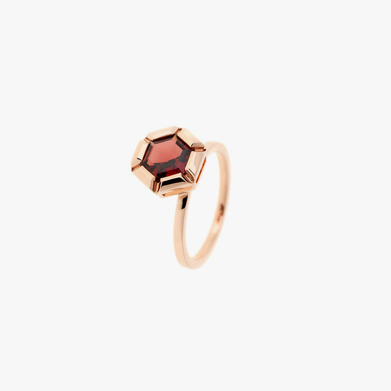 Rose de France ring with red garnet and pink gold